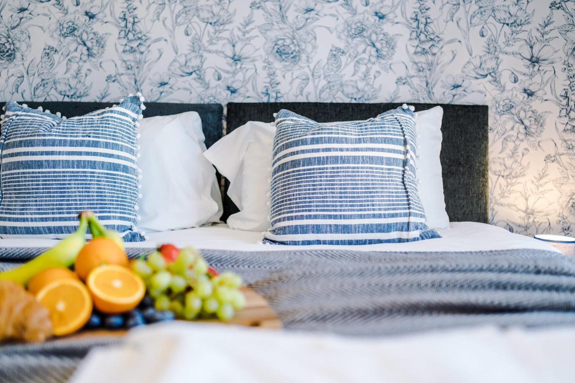 Villa Rest&Recharge At Waterway House Manchester Esterno foto