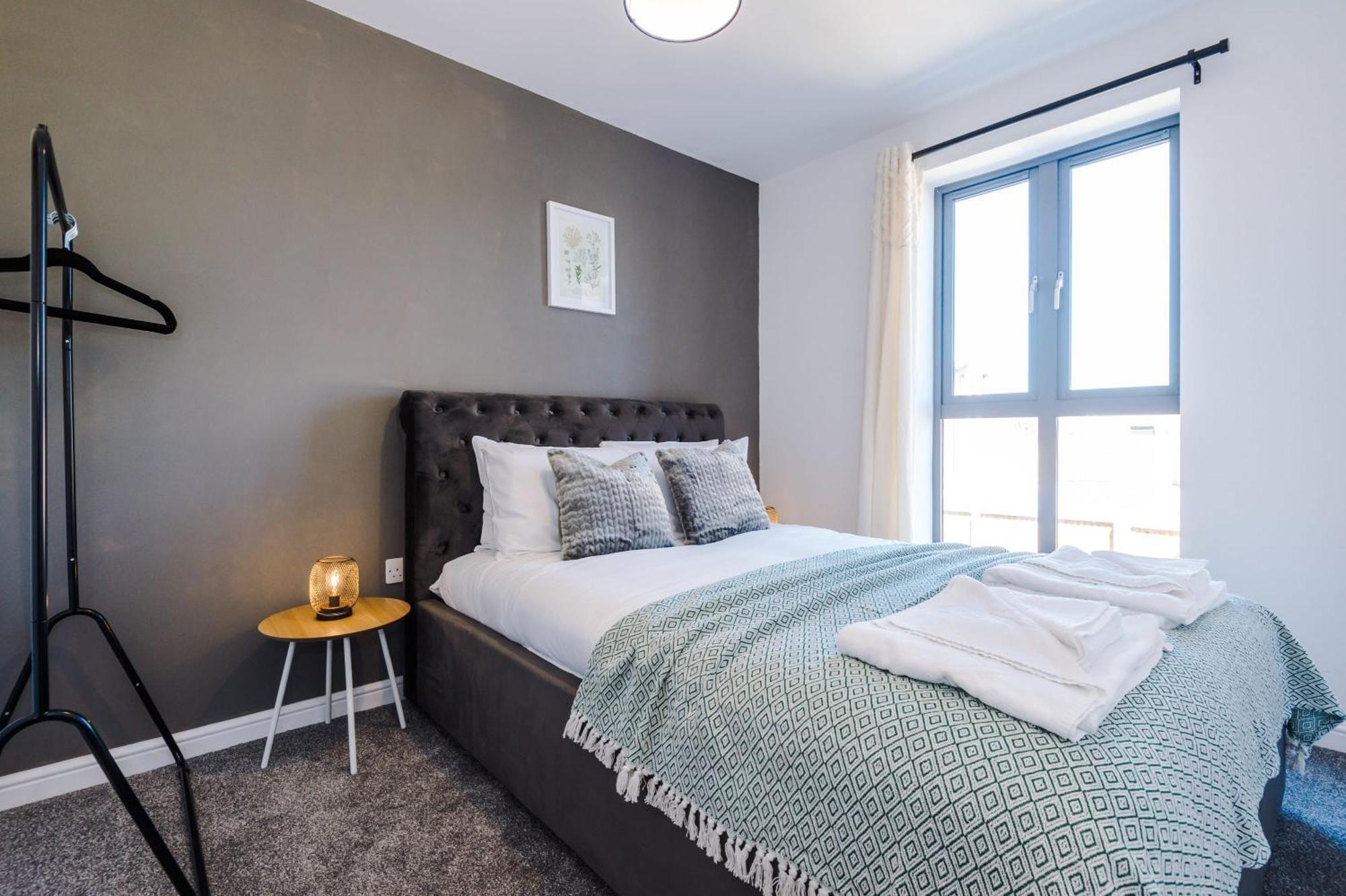 Villa Rest&Recharge At Waterway House Manchester Esterno foto