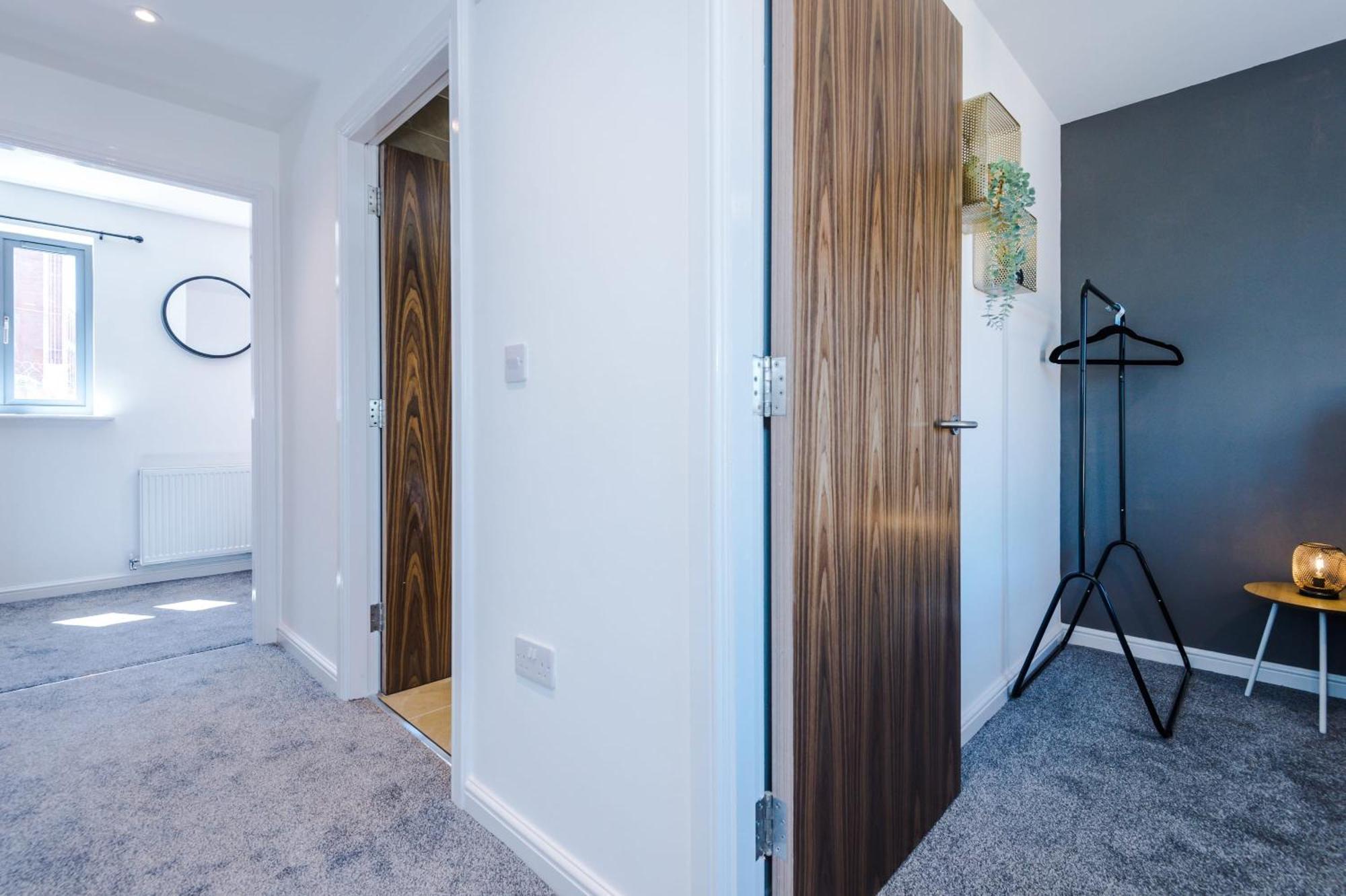 Villa Rest&Recharge At Waterway House Manchester Esterno foto