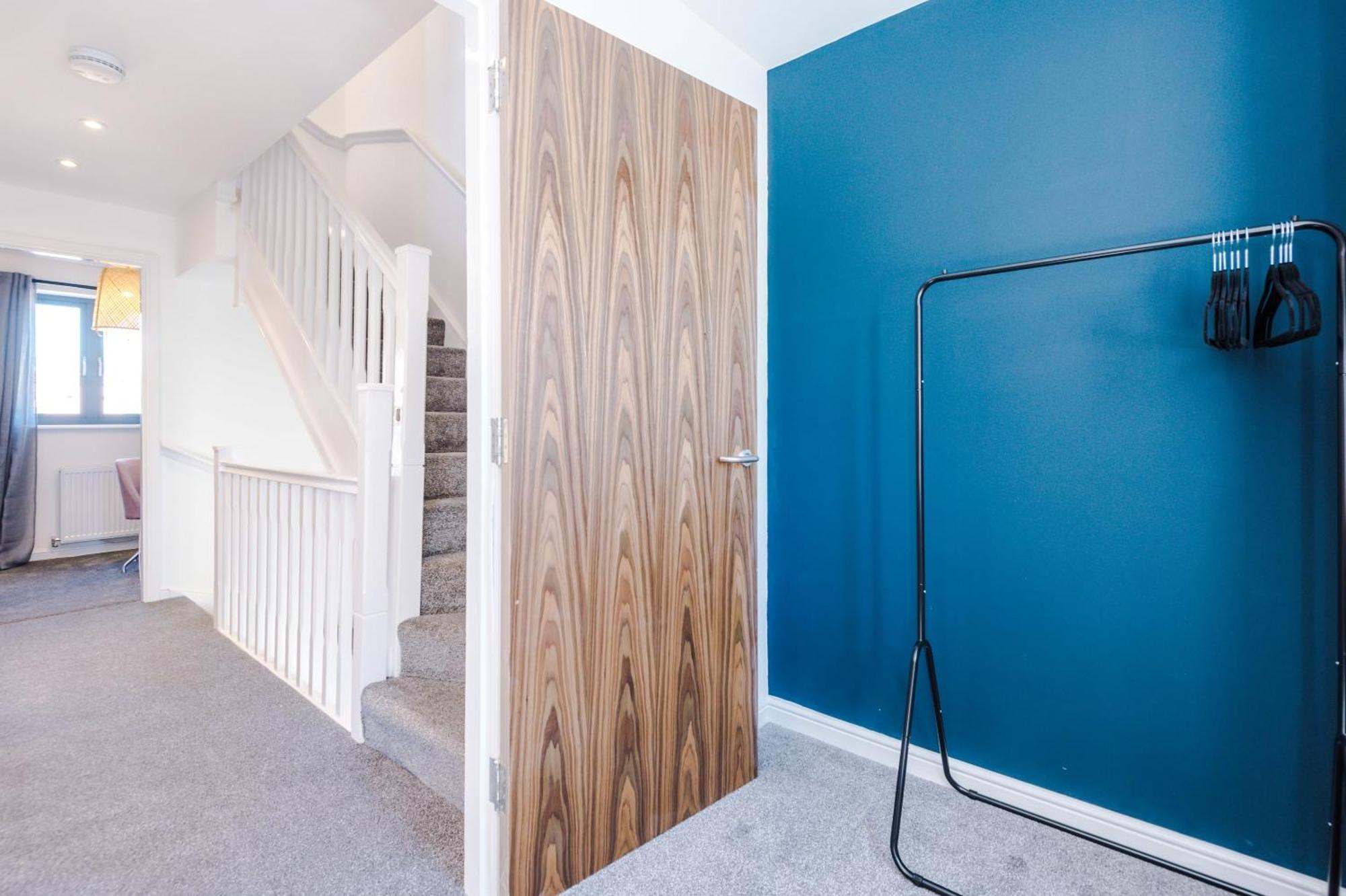 Villa Rest&Recharge At Waterway House Manchester Esterno foto