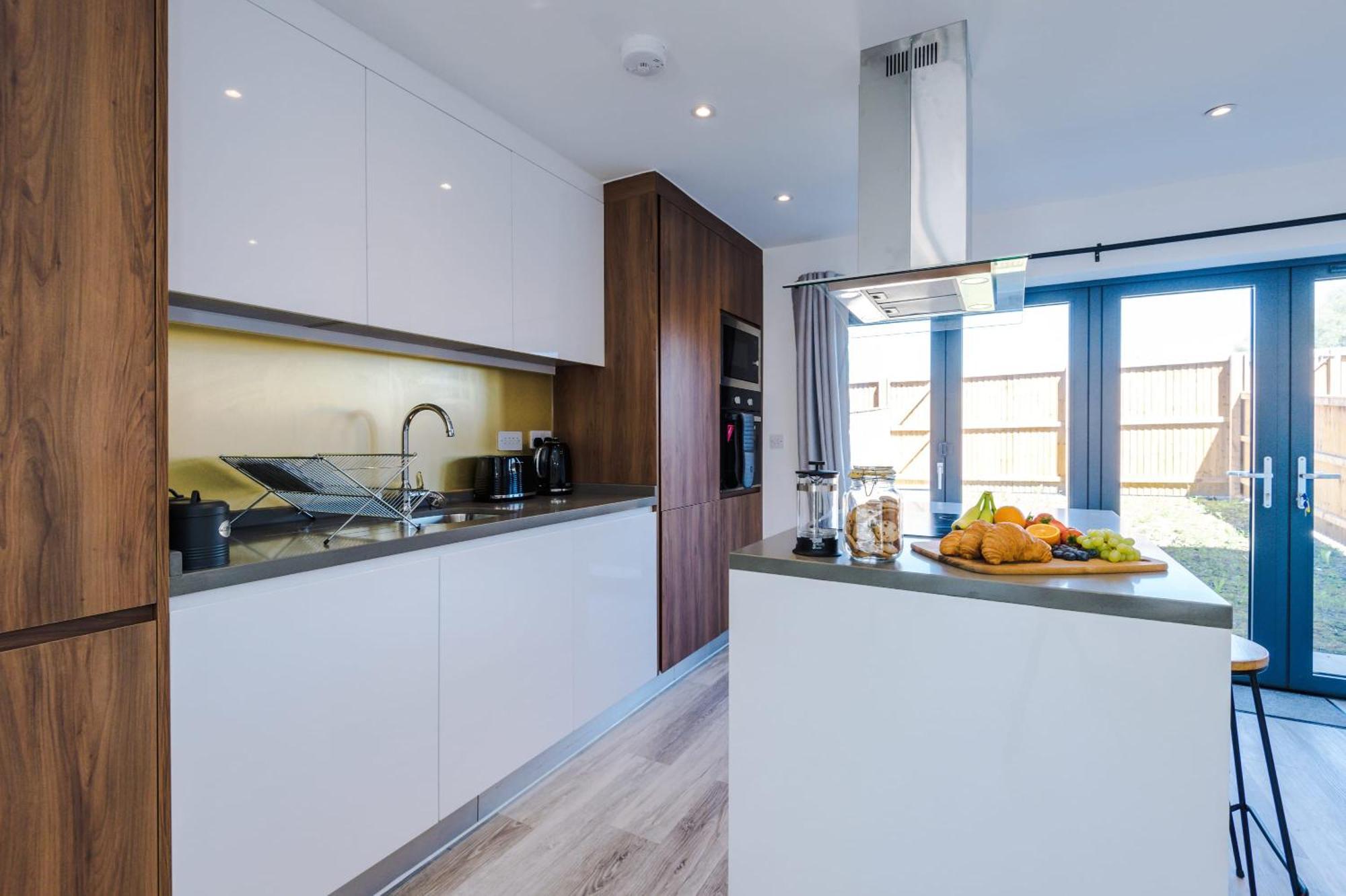 Villa Rest&Recharge At Waterway House Manchester Esterno foto