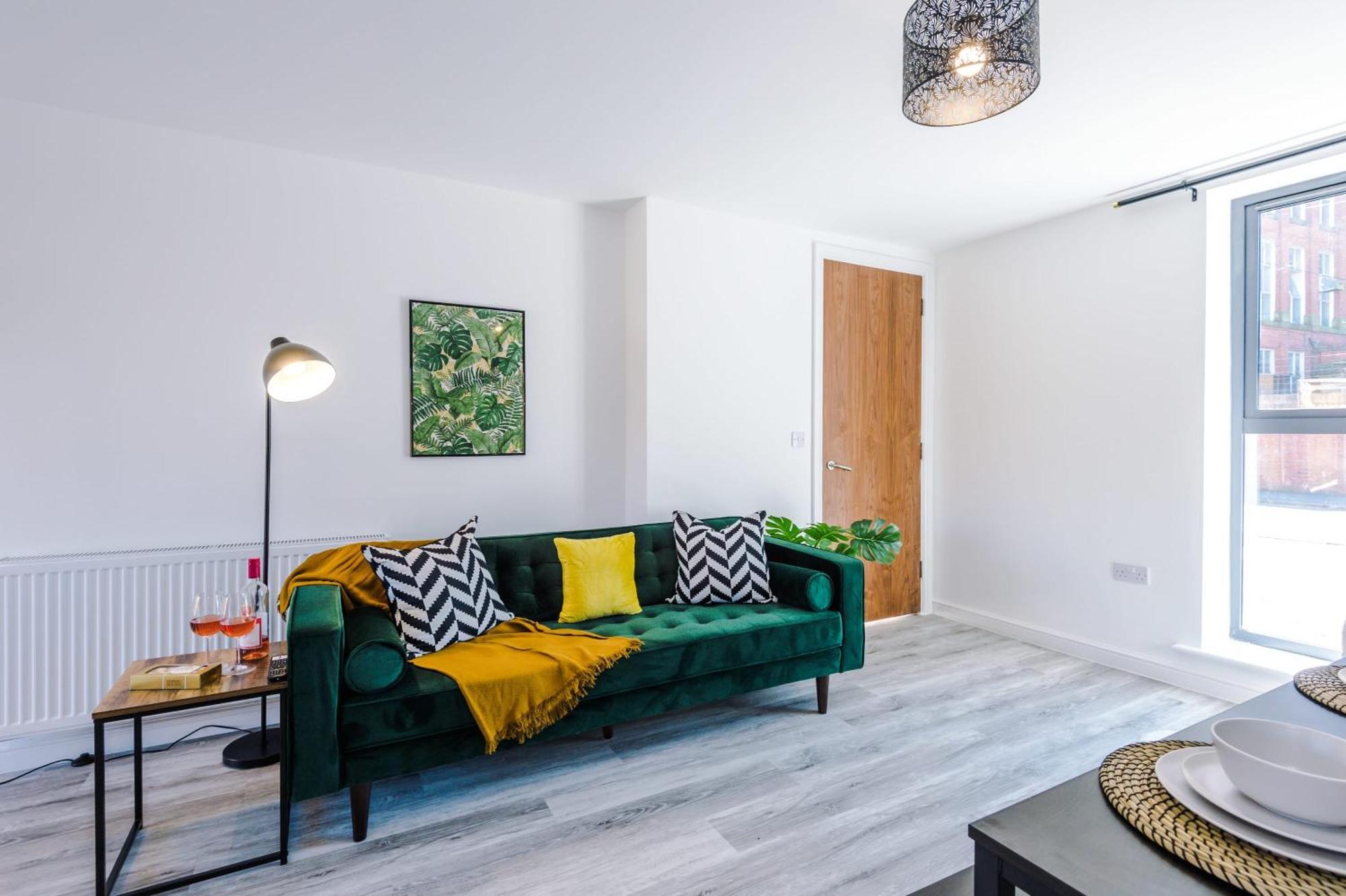 Villa Rest&Recharge At Waterway House Manchester Esterno foto
