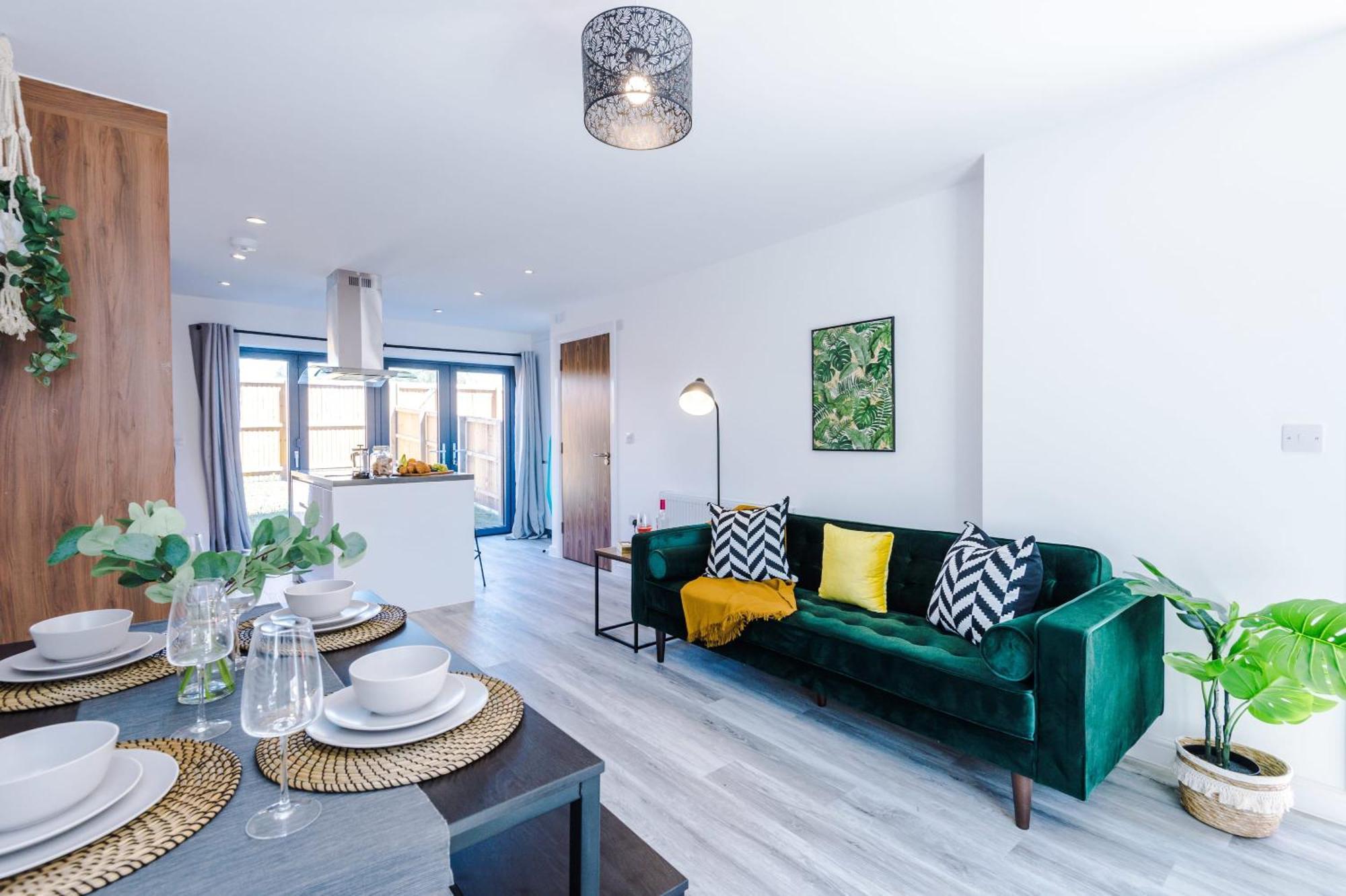 Villa Rest&Recharge At Waterway House Manchester Esterno foto