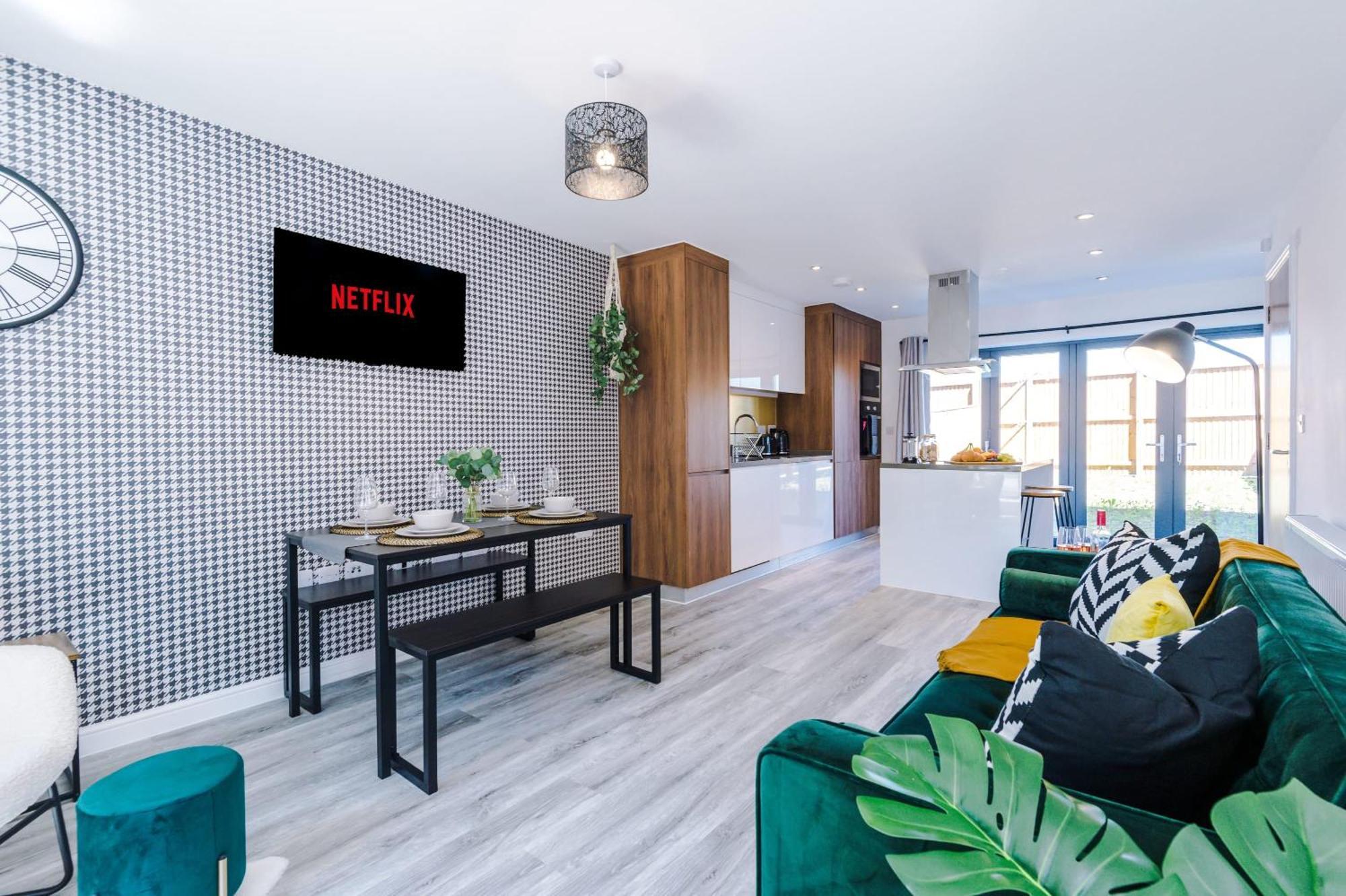 Villa Rest&Recharge At Waterway House Manchester Esterno foto